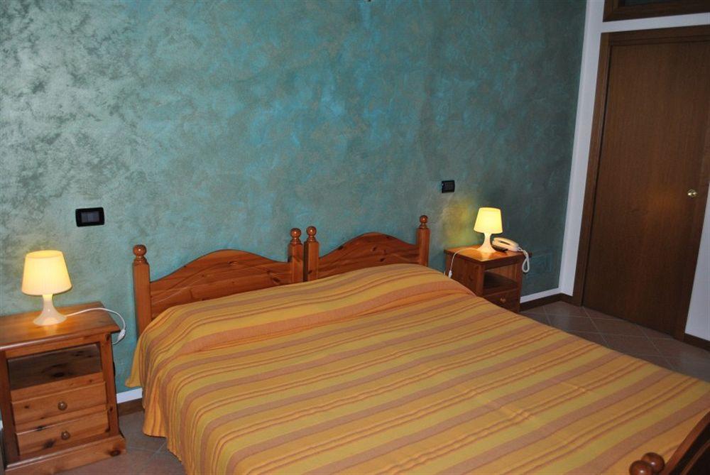 Albergo Quattro Pini San Martino della Battaglia Exterior foto