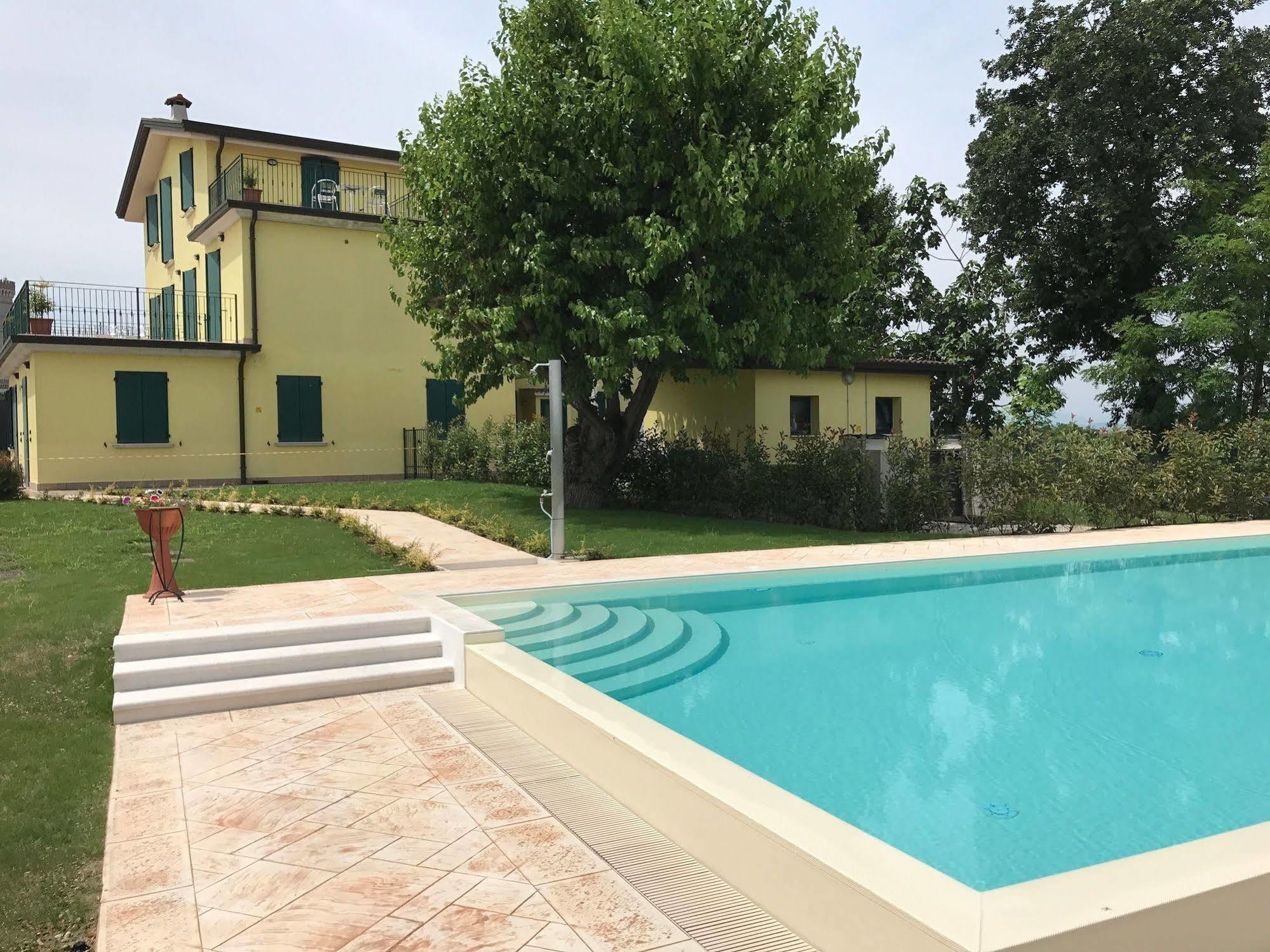 Albergo Quattro Pini San Martino della Battaglia Exterior foto