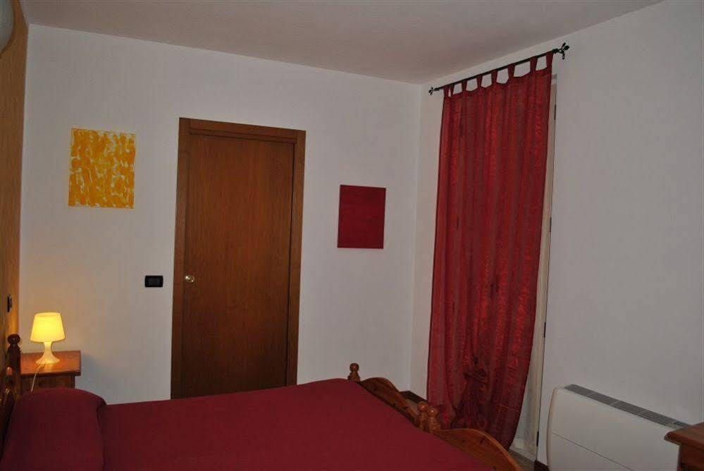 Albergo Quattro Pini San Martino della Battaglia Exterior foto